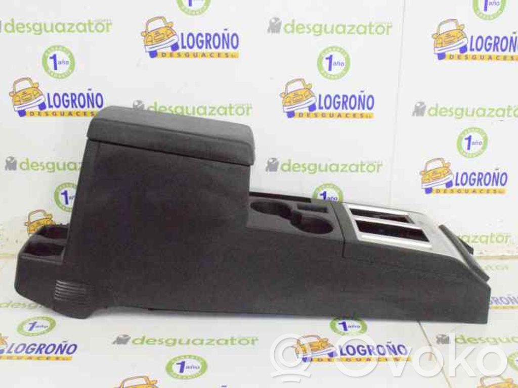 Dodge Nitro Armrest 