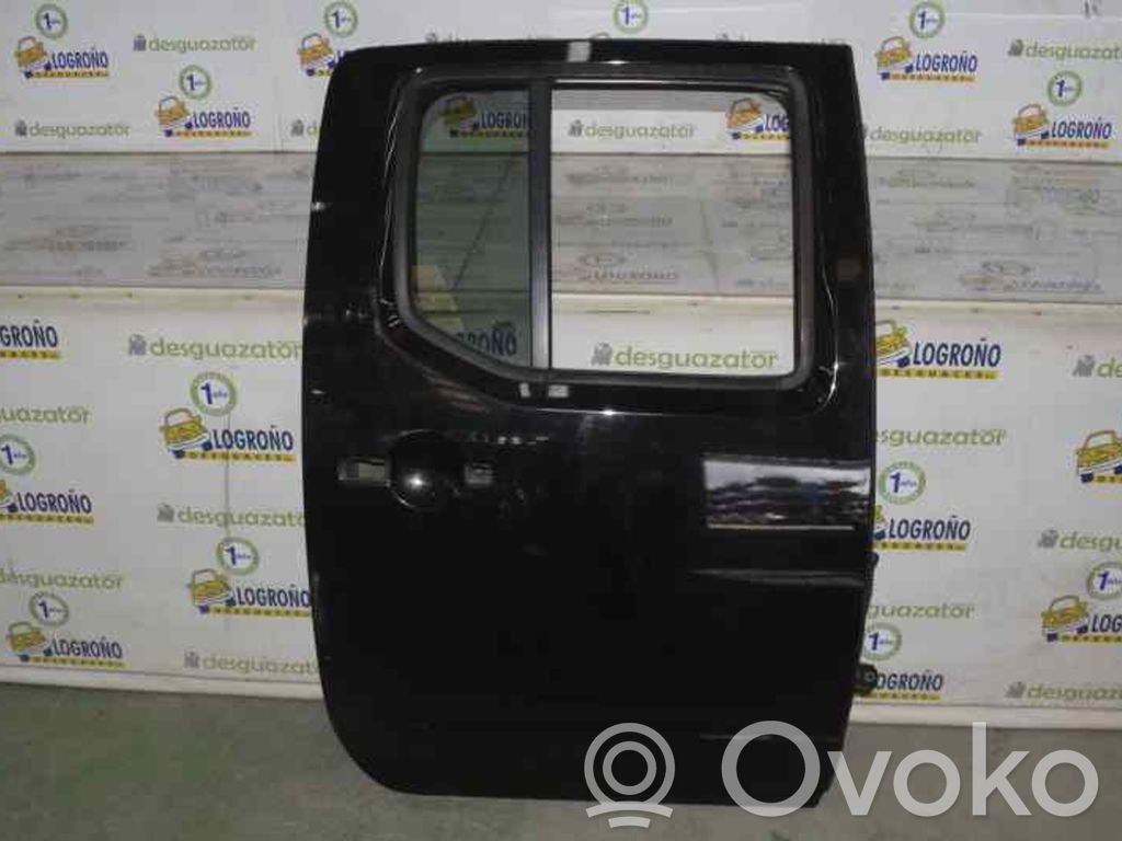 Nissan NP300 Puerta trasera 