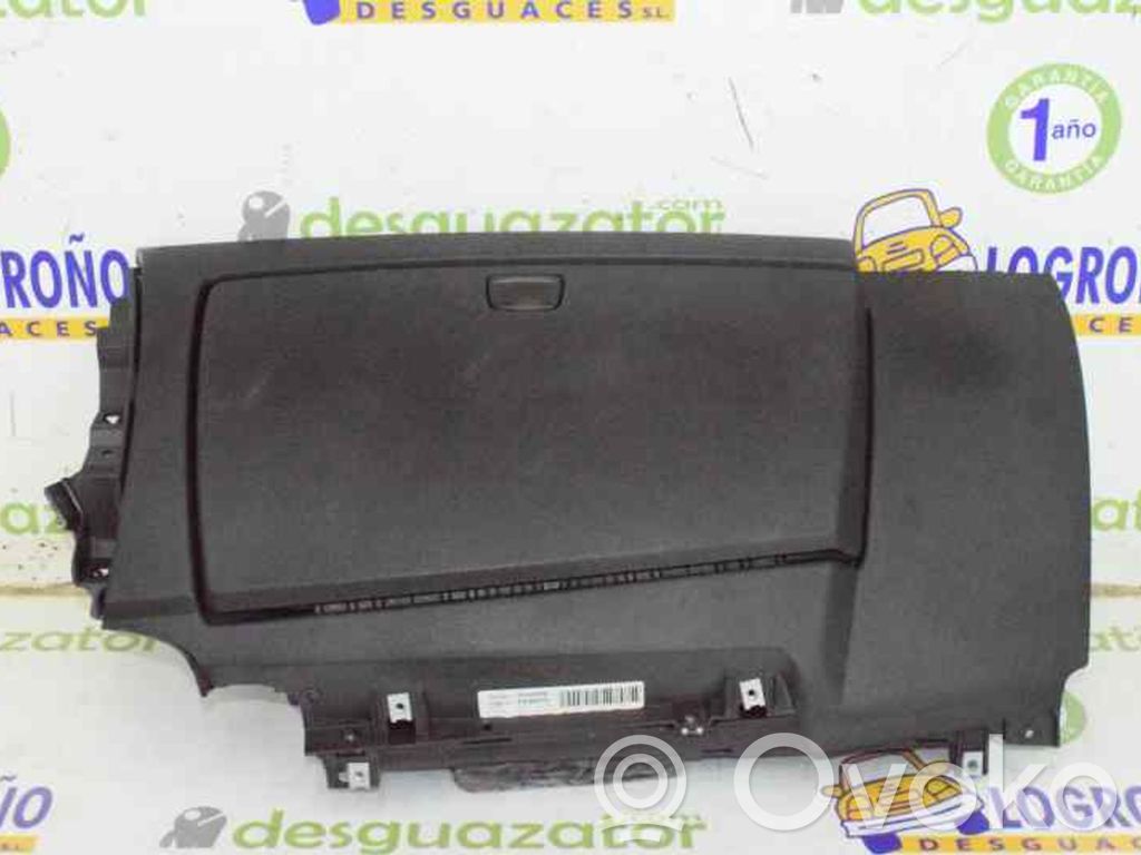 BMW 7 G11 G12 Glove box 