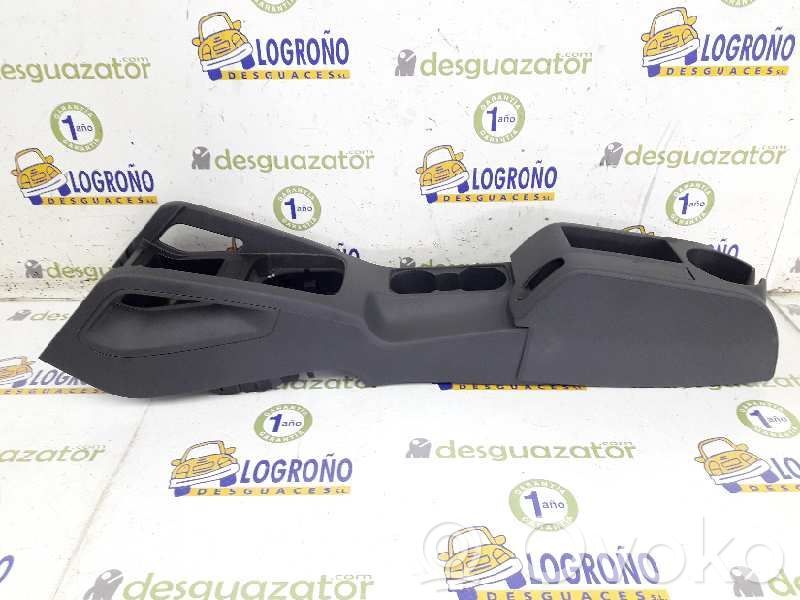 Volkswagen Golf V Center console 
