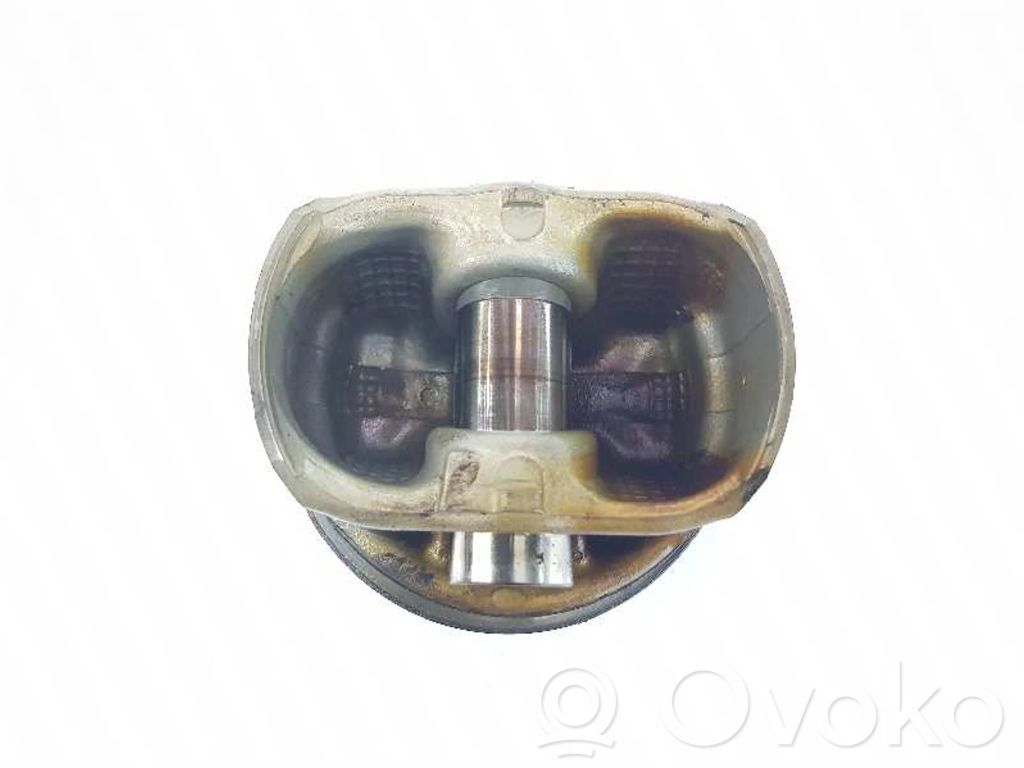 BMW 7 E65 E66 Piston 