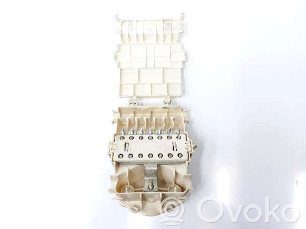 Porsche Boxster 986 Fuse module 