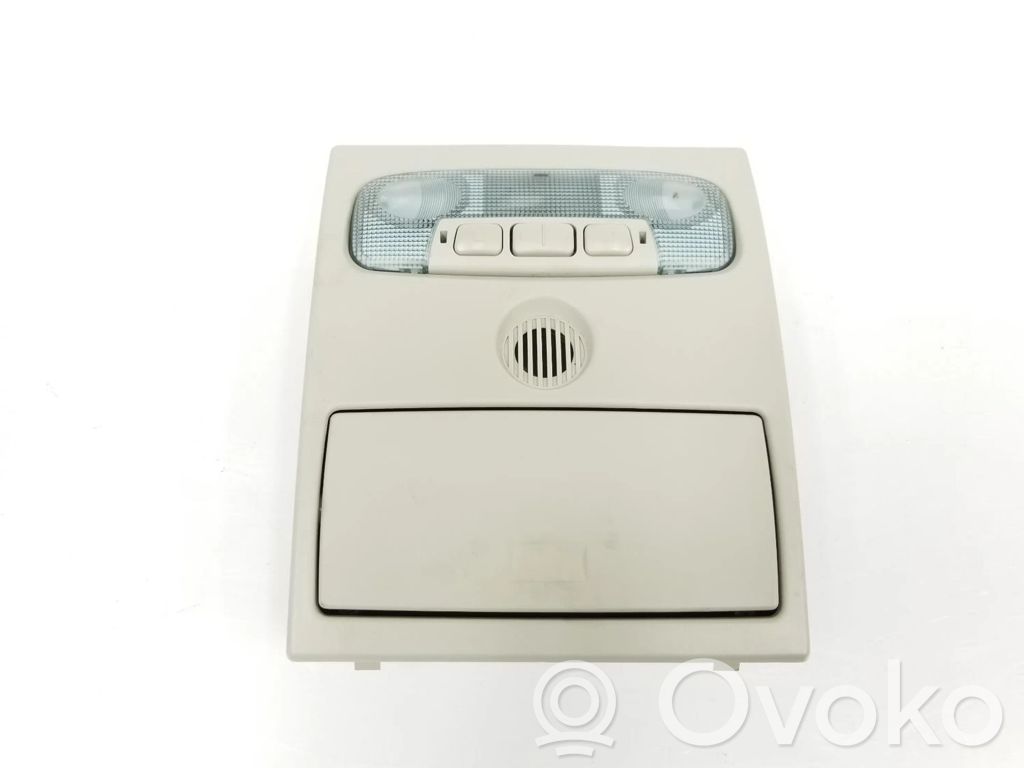 Etuistuimen valo   1531211,8A6A13K767BB
