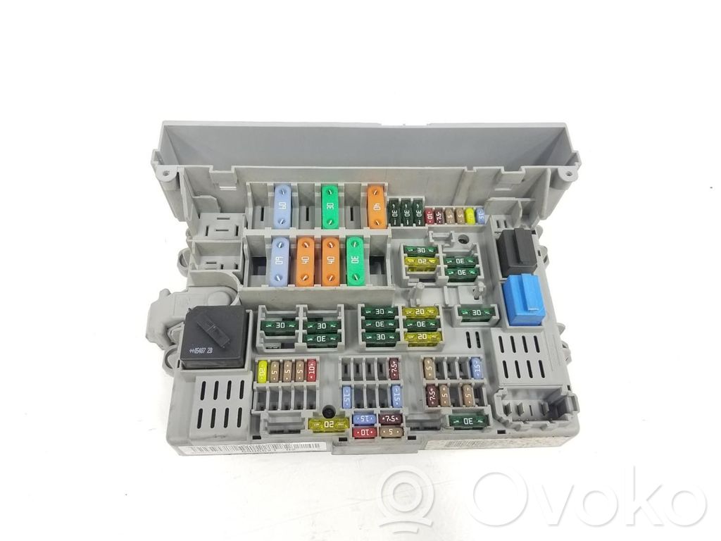 BMW 3 E90 E91 Drošinātāju bloks 