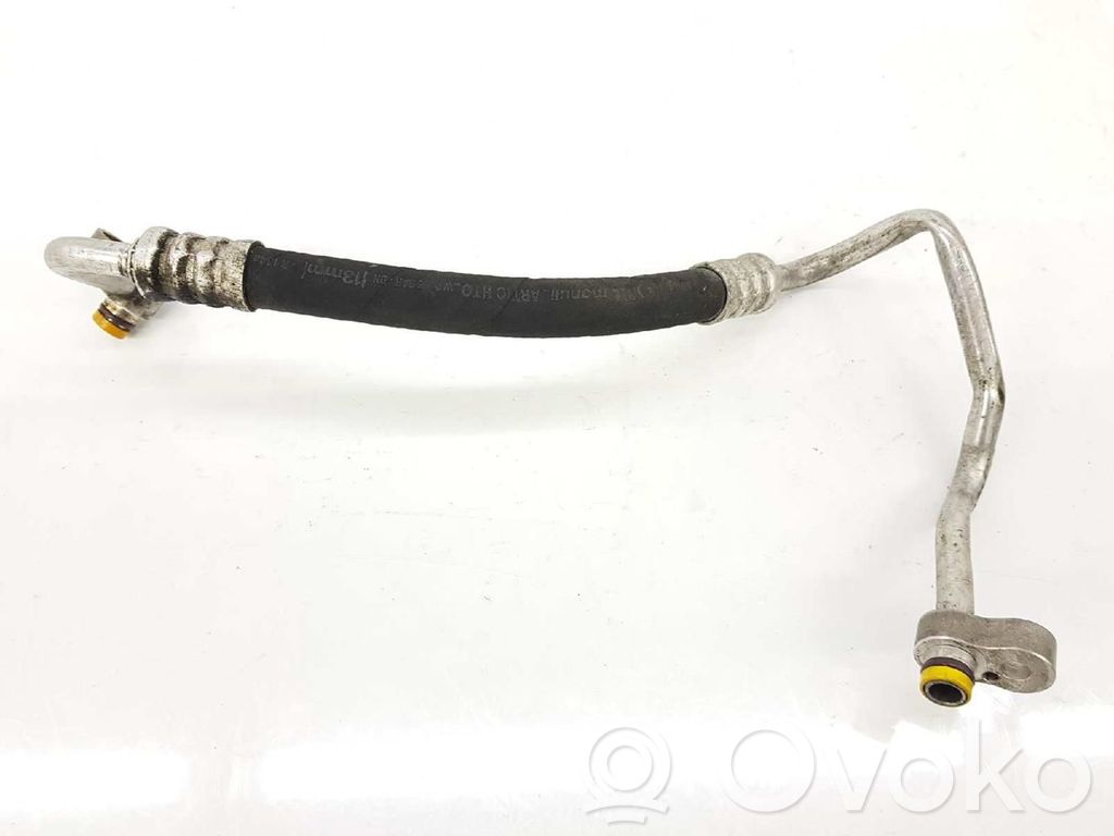BMW 7 E65 E66 Ilmastointilaitteen putki (A/C) 