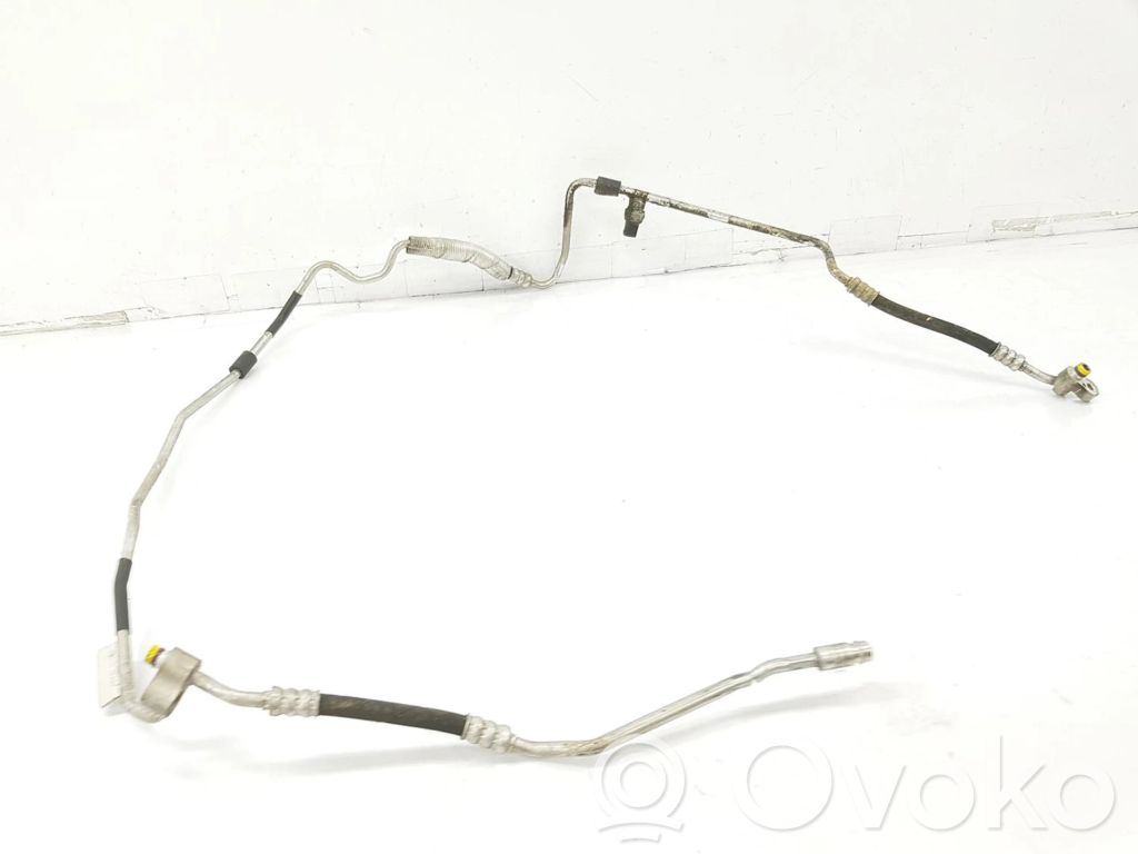 BMW 3 E90 E91 Ilmastointilaitteen putki (A/C) 