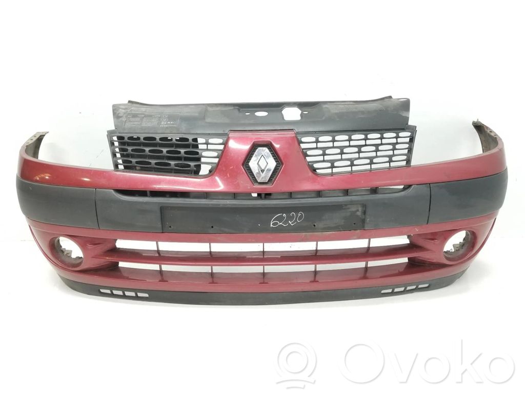 Renault Clio III Parachoques delantero 