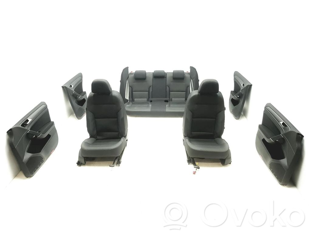 Volkswagen Golf VII Fotele / Kanapa / Komplet 