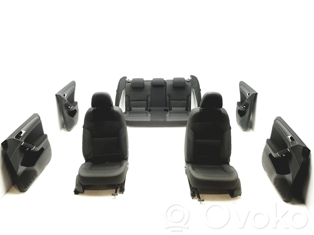 Volkswagen Golf VII Fotele / Kanapa / Komplet 