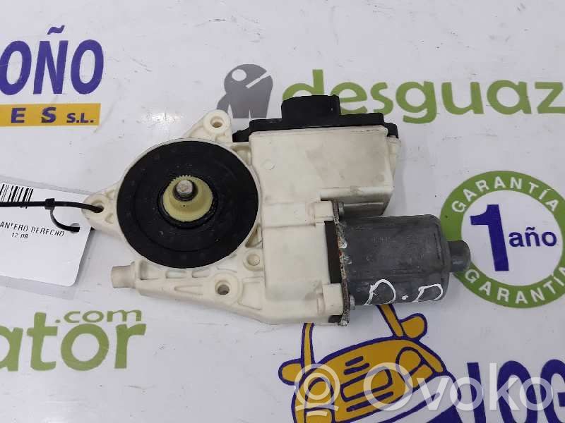 Motor del regulador de la ventanilla de la puerta delantera   67626925964,67626925964
