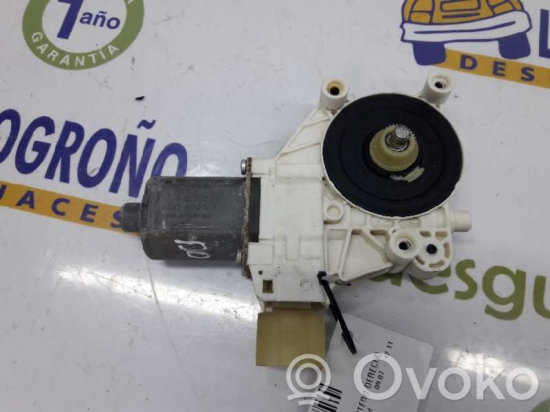 Motor del regulador de la ventanilla de la puerta delantera   67626927028,67626927028