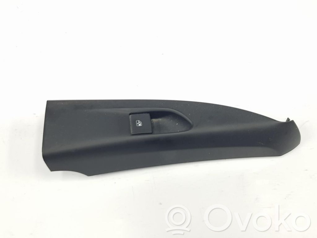 Opel Zafira C Interruttore di controllo dell’alzacristalli elettrico 