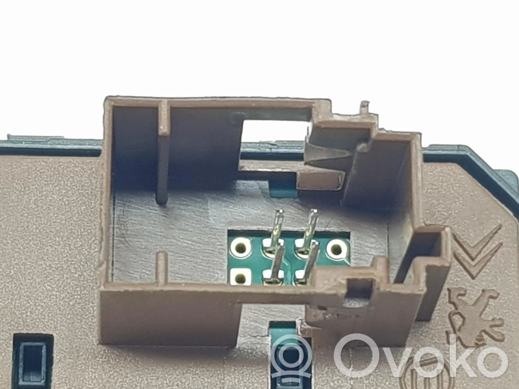 Opel Corsa F Otros interruptores/perillas/selectores 