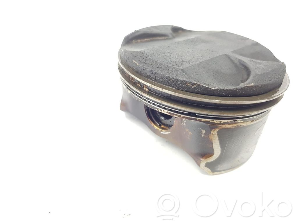BMW 1 E81 E87 Piston 