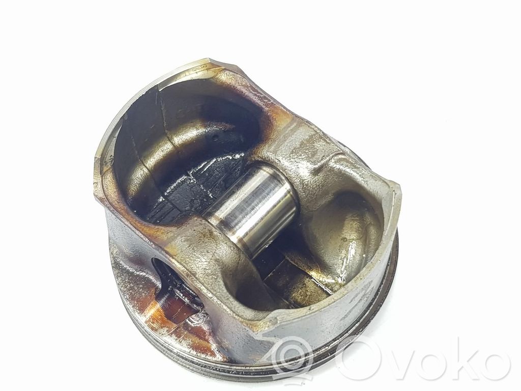 BMW 1 E81 E87 Piston 