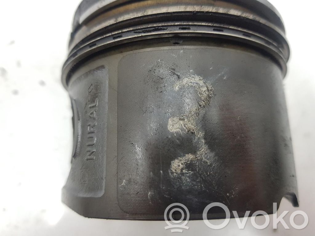 BMW X3 E83 Piston 