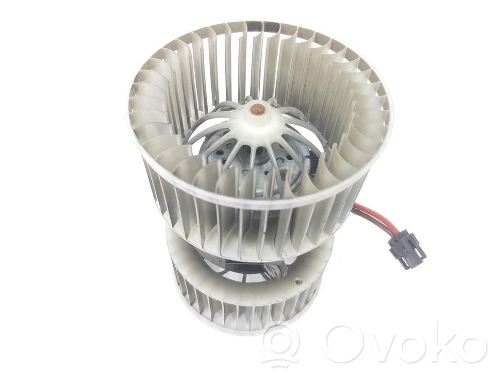BMW 3 E90 E91 Mazā radiatora ventilators 