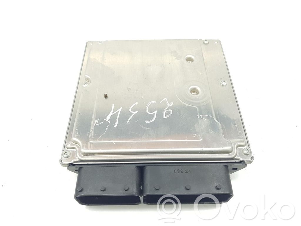 BMW 1 E82 E88 Engine control unit/module 