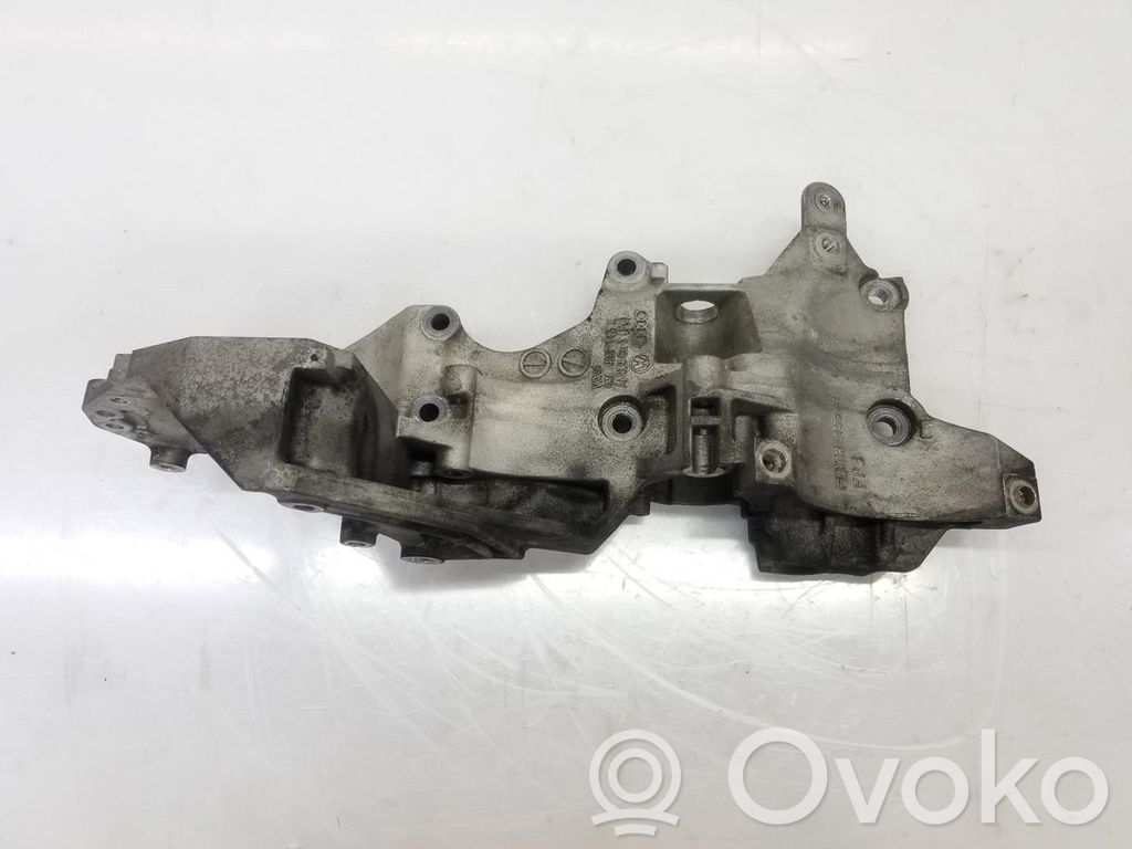 Volkswagen Golf VI Mocowanie alternatora 