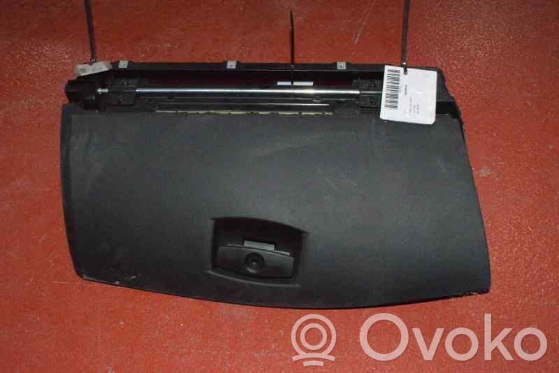 BMW 5 E39 Glove box 