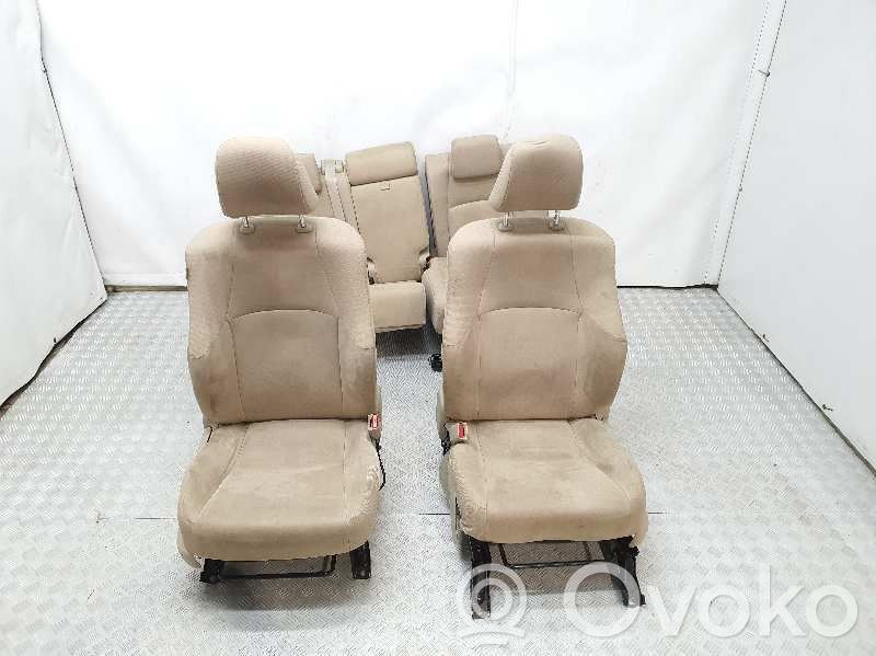 Toyota Land Cruiser (J120) Set sedili 