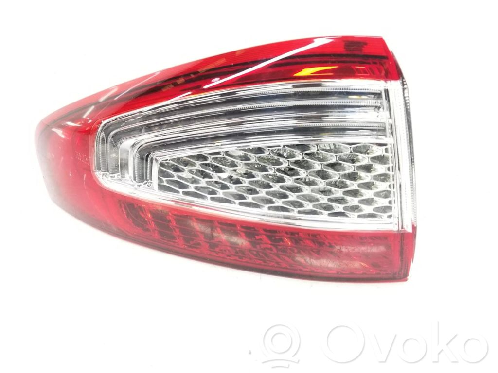 Ford Mondeo MK IV Luz trasera/de freno 