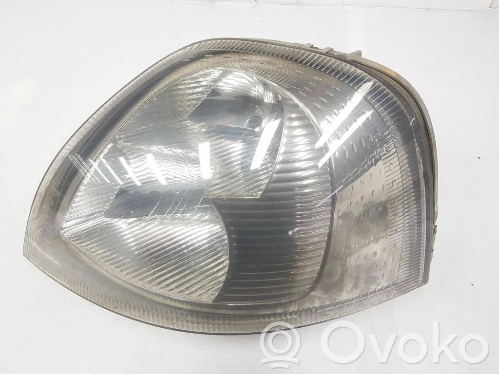 Nissan Interstar Lampa przednia 