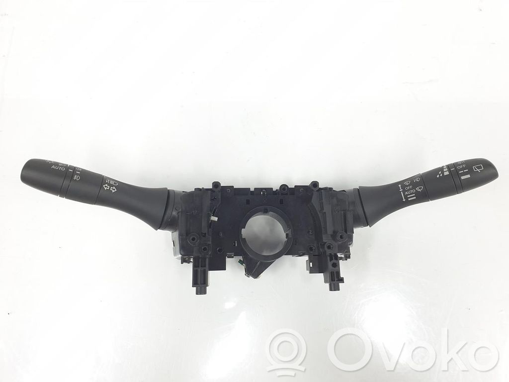 Nissan Qashqai Butoane/comutatoare pe volan 