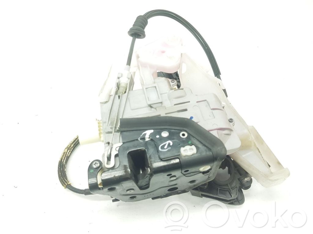 Volkswagen PASSAT B7 Zamek drzwi tylnych
