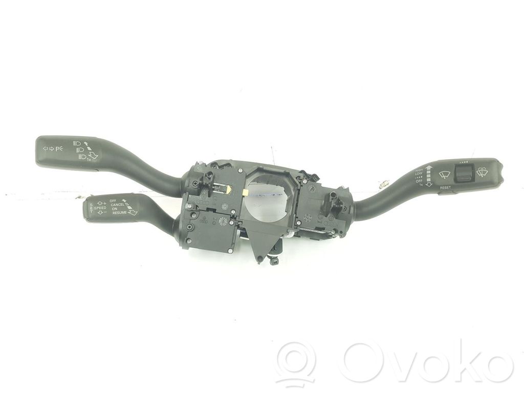 Seat Exeo (3R) Ohjauspyörän painikkeet/kytkimet 