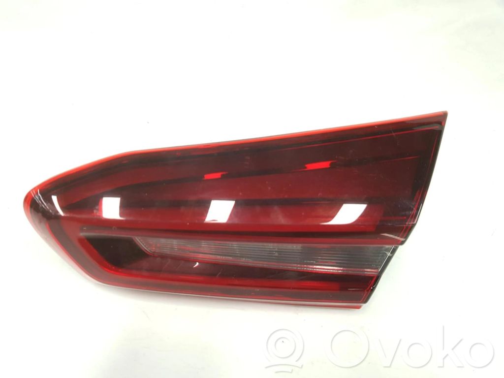 Ford Focus Galinis žibintas dangtyje 