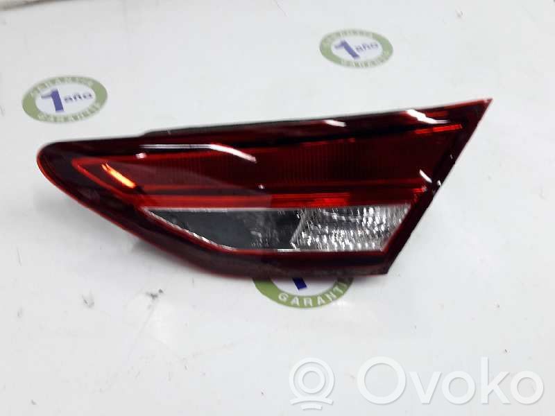 Seat Leon (5F) Galinis žibintas dangtyje 