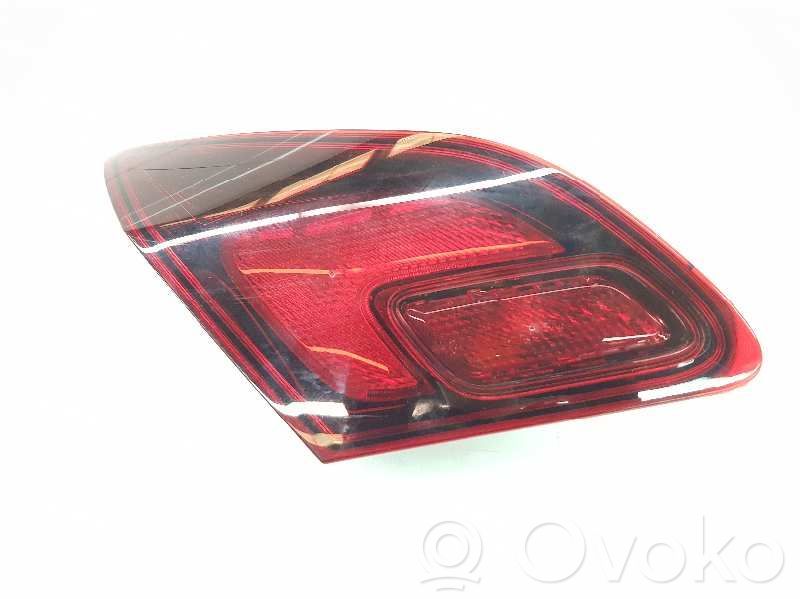 Opel Astra J Luci posteriori del portellone del bagagliaio 