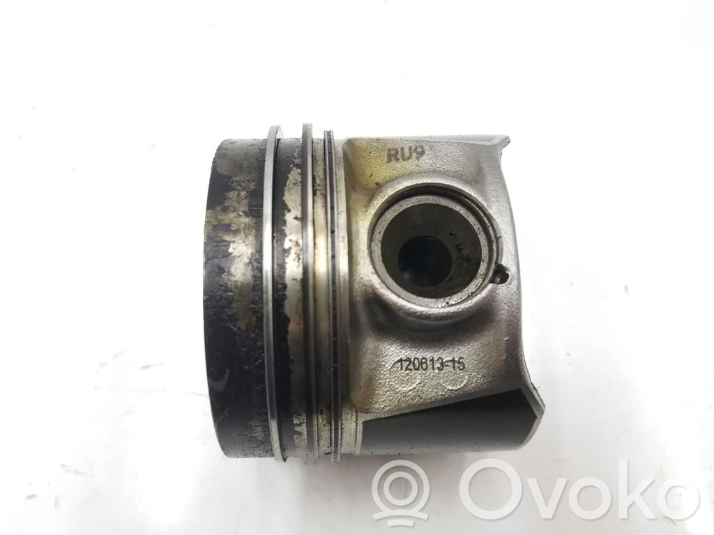 Volkswagen Golf VII Piston 
