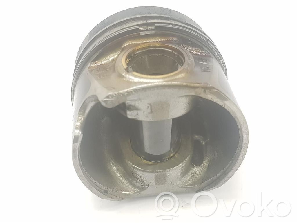 Pistón   04L107065A,04L107065A