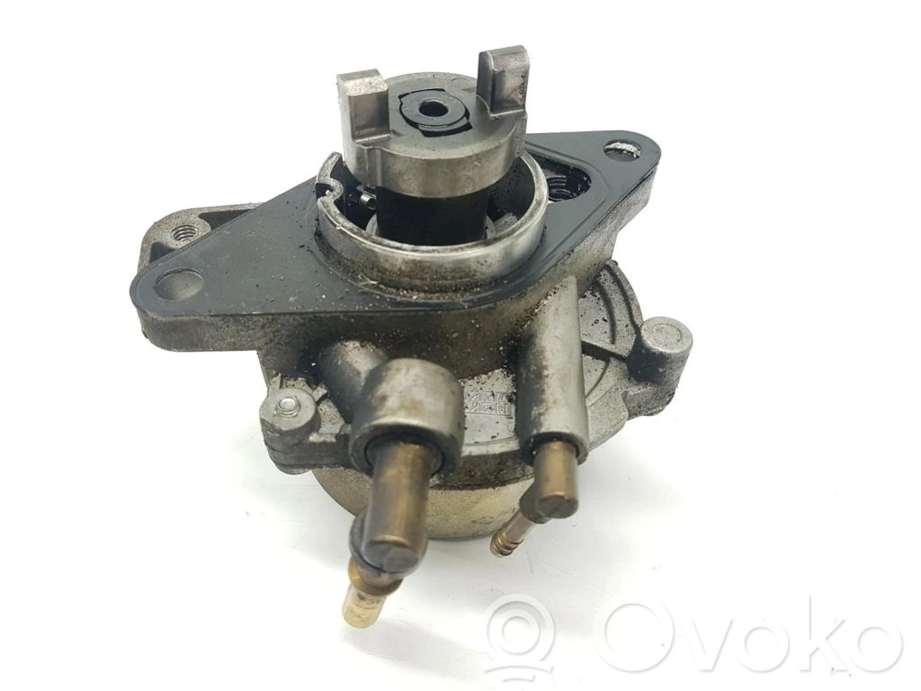 Opel Corsa D Bomba de vacío 