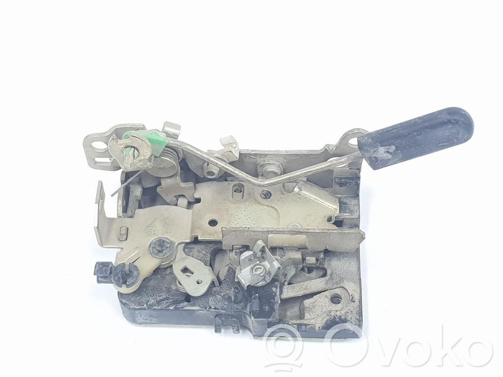 Iveco Daily 3rd gen Etuoven lukko 