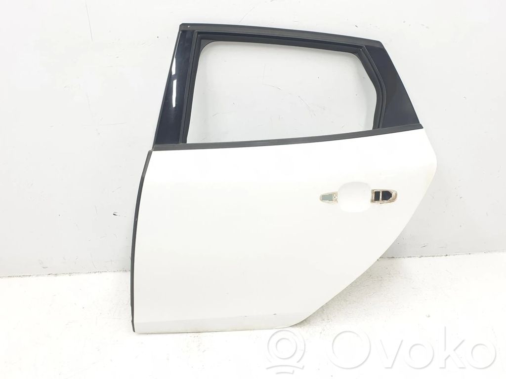 Volvo V40 Puerta trasera 