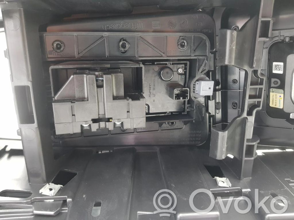 Seat Leon (5F) Armrest 