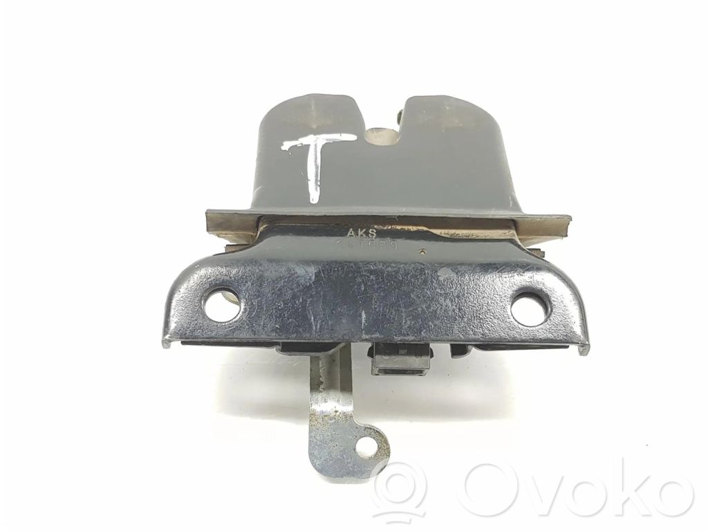 Audi A3 S3 8P Tailgate lock latch 