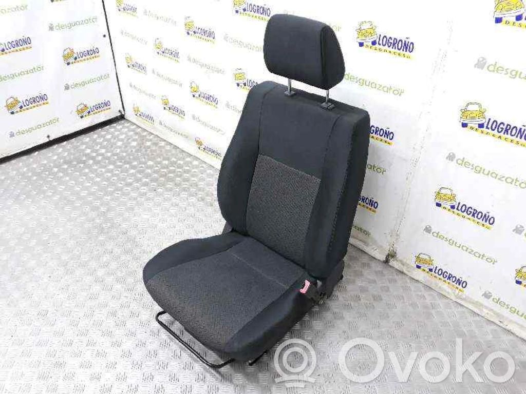 Suzuki SX4 Front passenger seat 