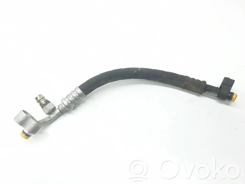 BMW 3 E46 Ilmastointilaitteen putki (A/C) 
