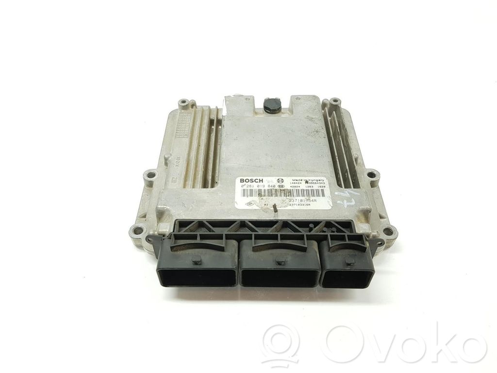 Opel Vivaro Engine control unit/module 