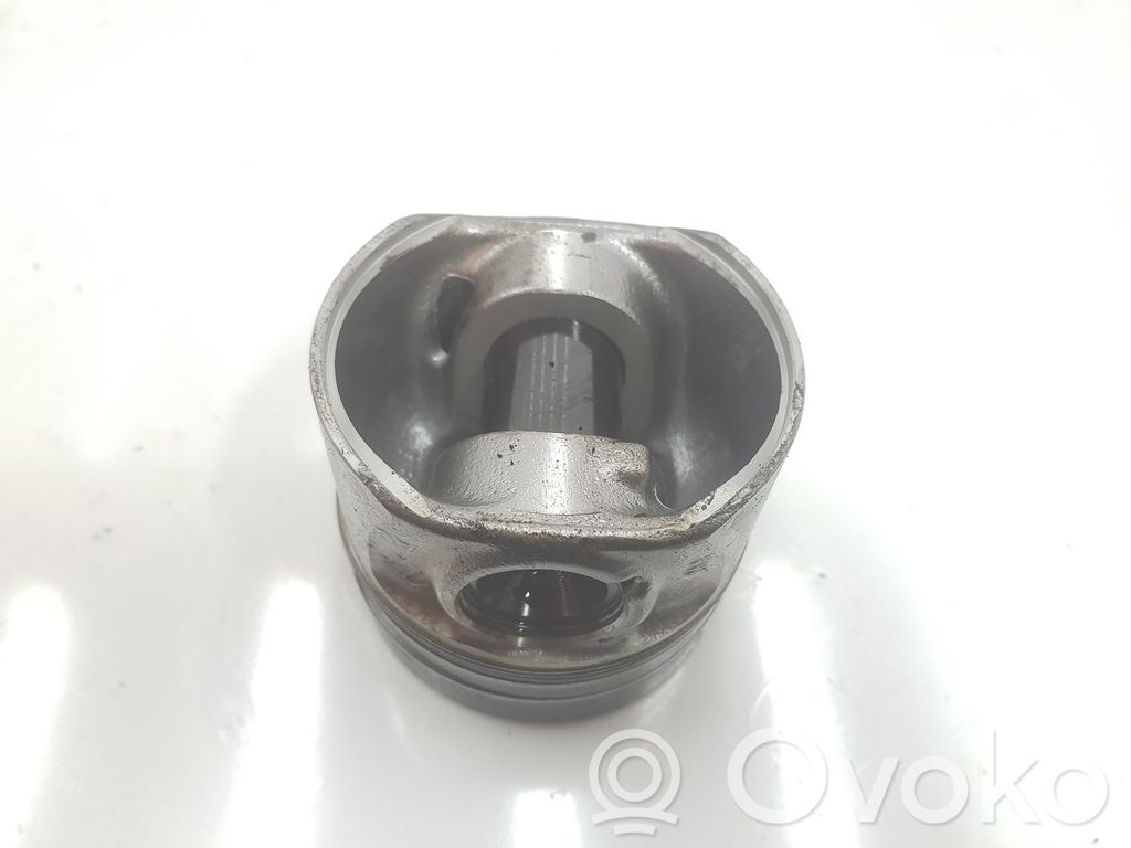 Seat Ibiza IV (6J,6P) Piston