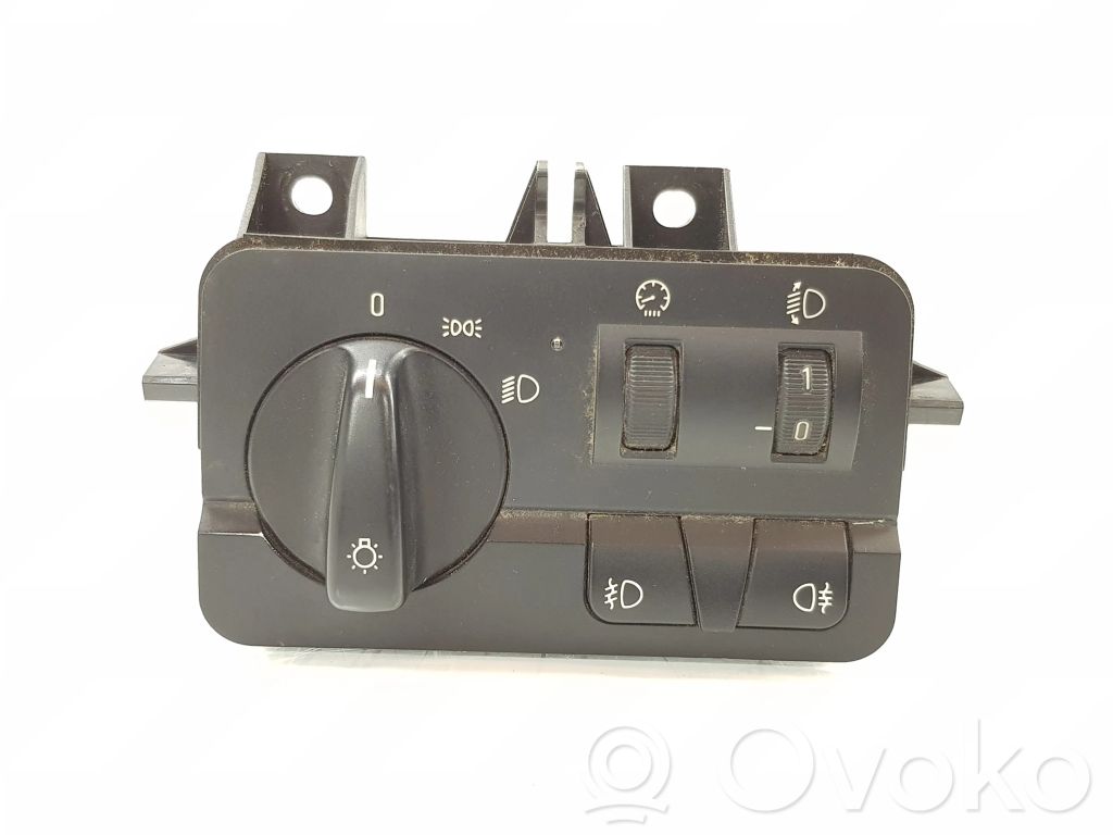 Lichtschalter   61316907944,9133015