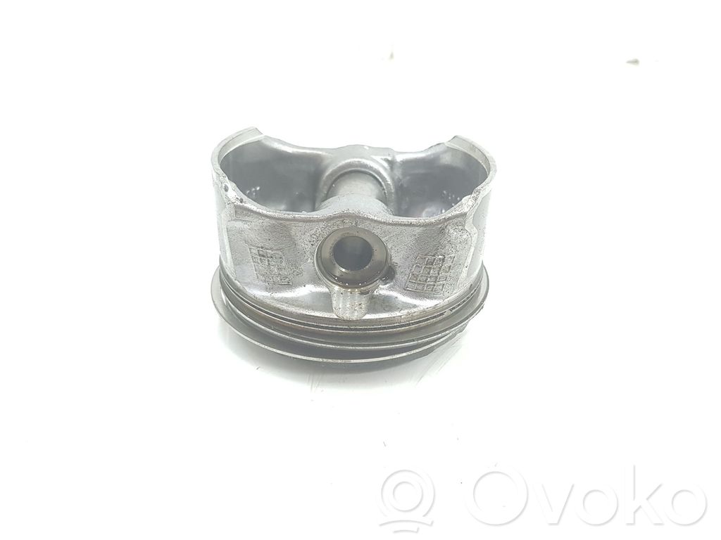 BMW 1 E81 E87 Piston 