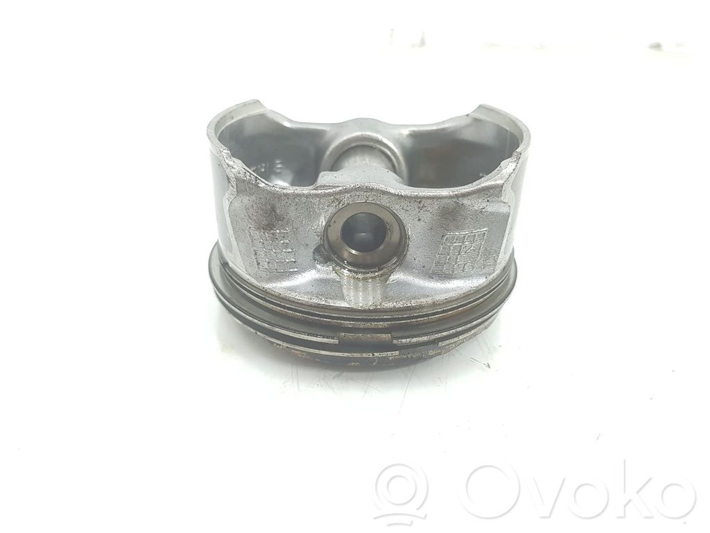 BMW 1 E81 E87 Piston 