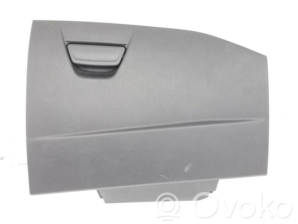 Ford Focus Glove box 