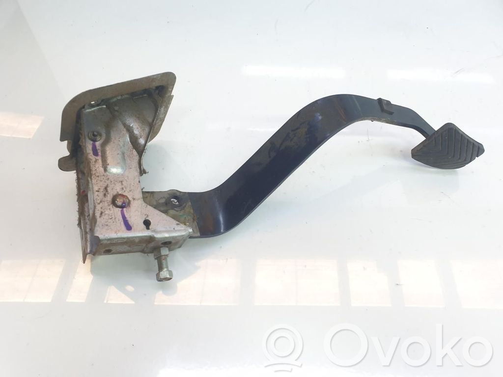 Mitsubishi L200 Pedal de embrague 