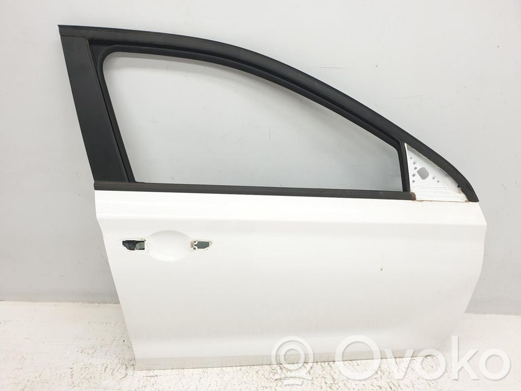 Hyundai i30 Drzwi przednie 